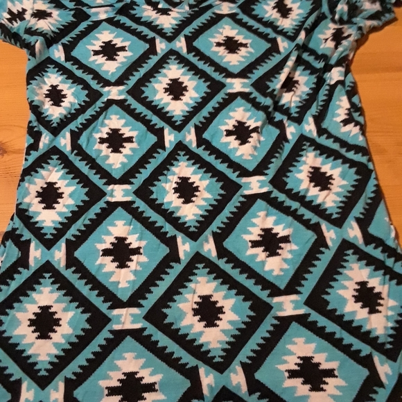 Teal tribal tee - Picture 4 of 5